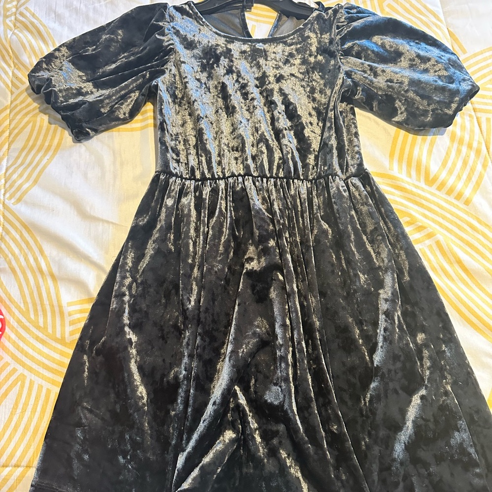 Girls dress size 6-7